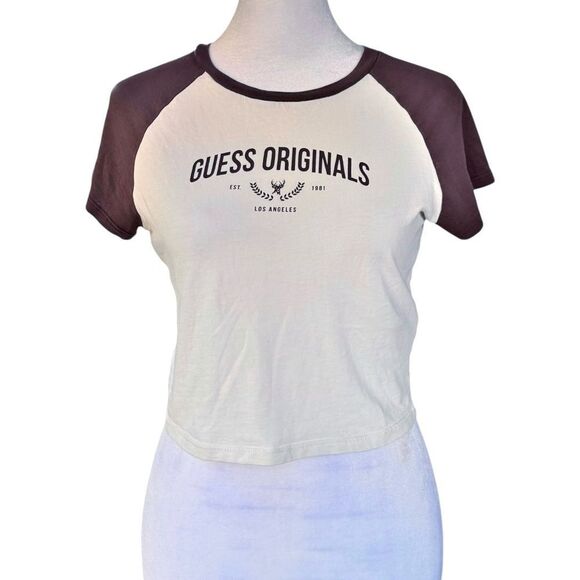 GUESS Originals Hannah Raglan Cropped Short Sleeve Baby Graphic T-Shirt. Small. - Picture 2 of 10